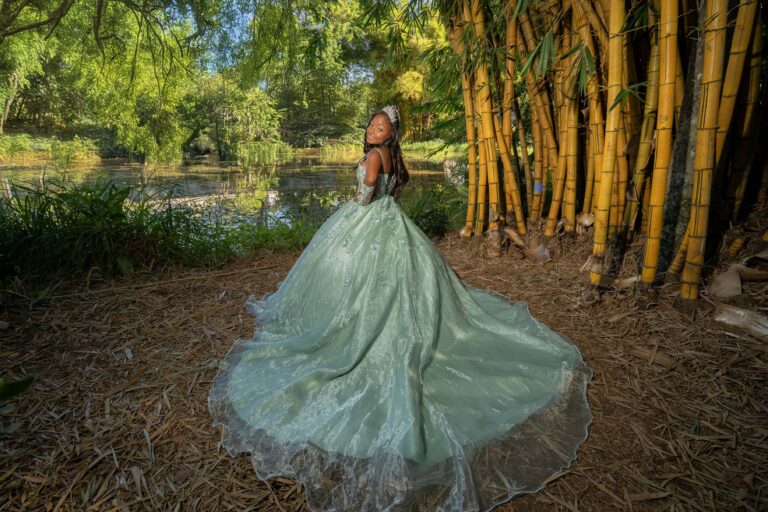 Vestido 15 años Verde Sague Nacional con guantes